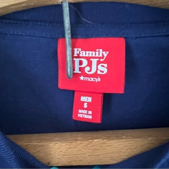 Men’s Bah Humbug Long Sleeve Graphic PJ Shirt - Picture 4 of 4